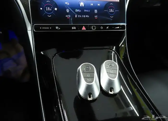 مرسيدس C200 2025 اصفار 8