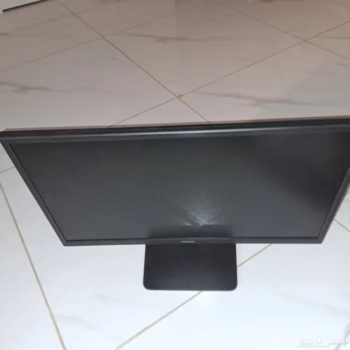 شاشة سامسونج 22 بوصه مدخل USB واحد تجي مع الأسلاك كلها . 1