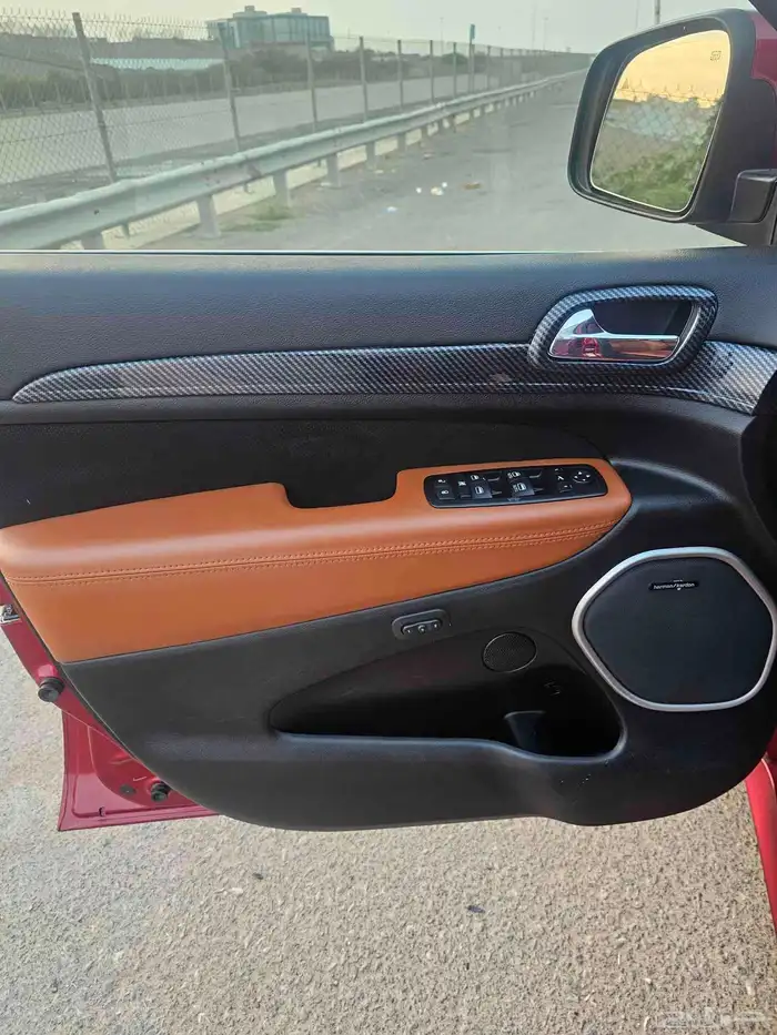 جيب شروكي SRT 16