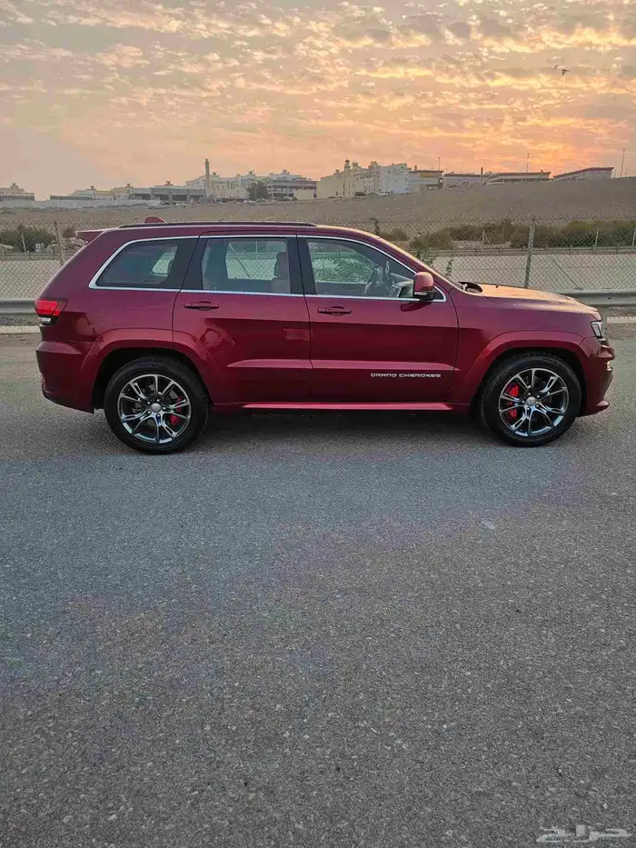 جيب شروكي SRT 7