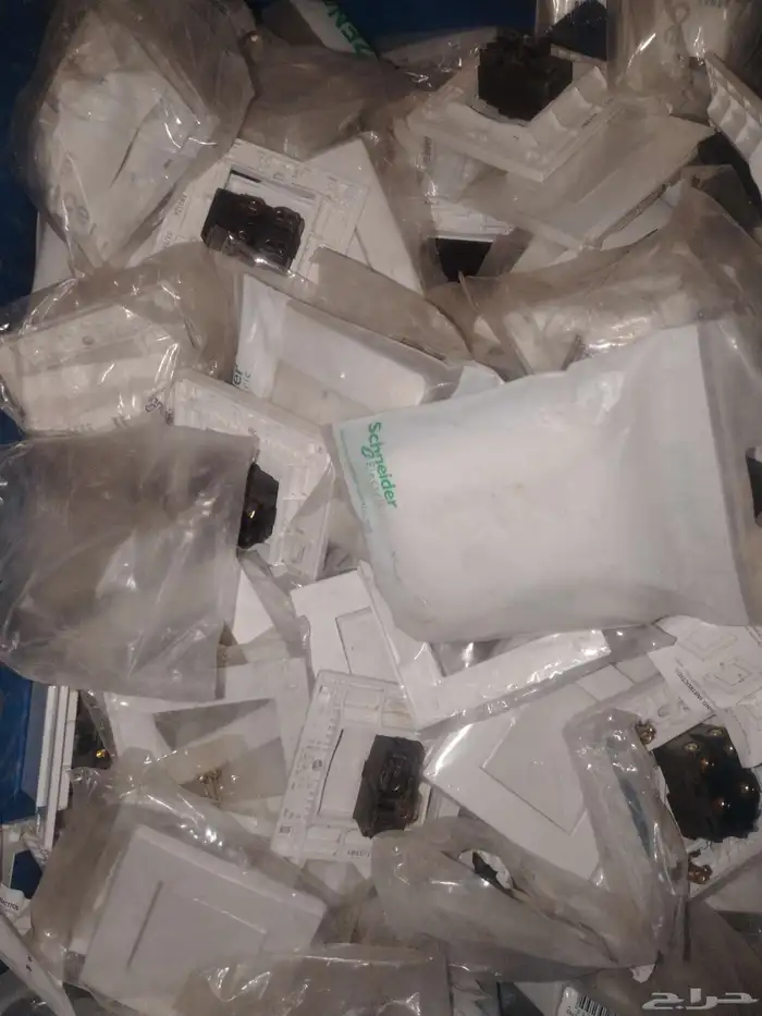 افياش وكلبسات لمبات كهربائية  أدوات كهربائيه 1