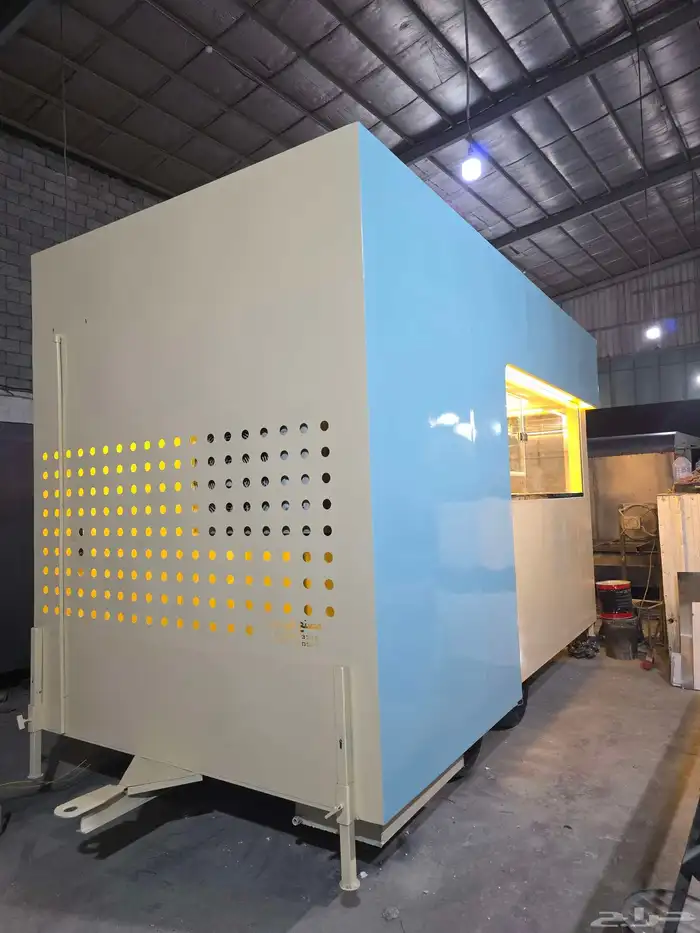 مواصفات العربه -1- مطبخ كامل مصنوع من الاستيل 2 جدران و 8