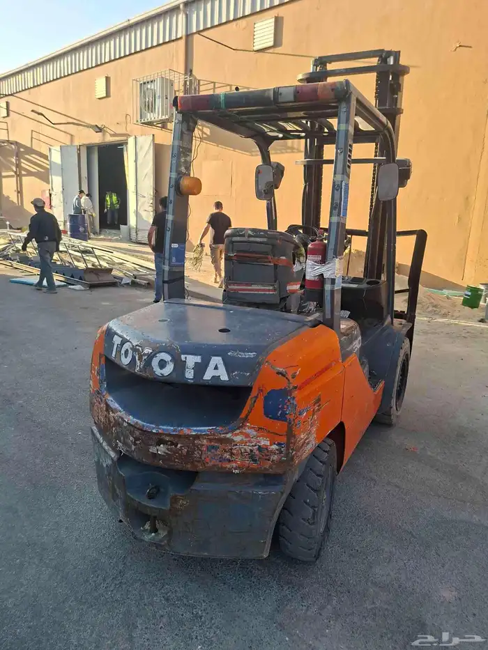 للايجار الشهري أو اليوميه روافع تلسكوبيه بوبكتات سيزر لفت رف 1