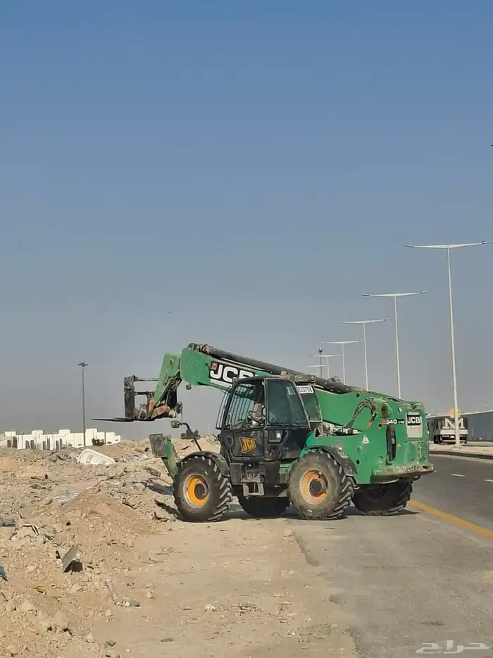 للايجار الشهري أو اليوميه روافع تلسكوبيه بوبكتات سيزر لفت رف 5