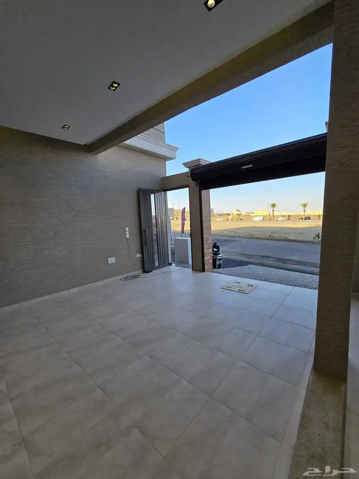 للبيع شقق ارضيه وعلويه طريق ابها الخميس المعارض 3