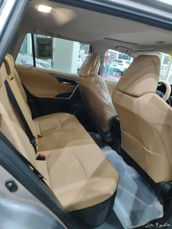 Toyota RAV4 Special case XLE premium 7