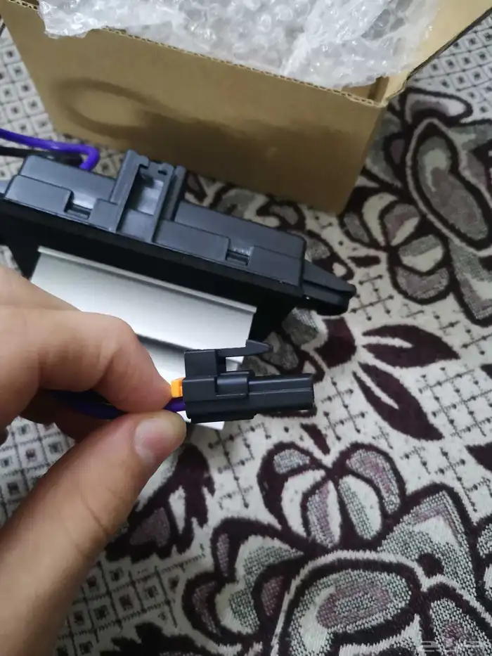 قطعه تحكم في مكيف جمس 2005 2