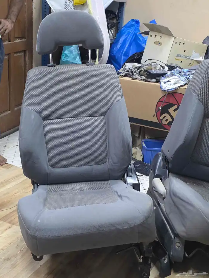 مقاعد ربع نيسان 2006 مخمل امامي 1