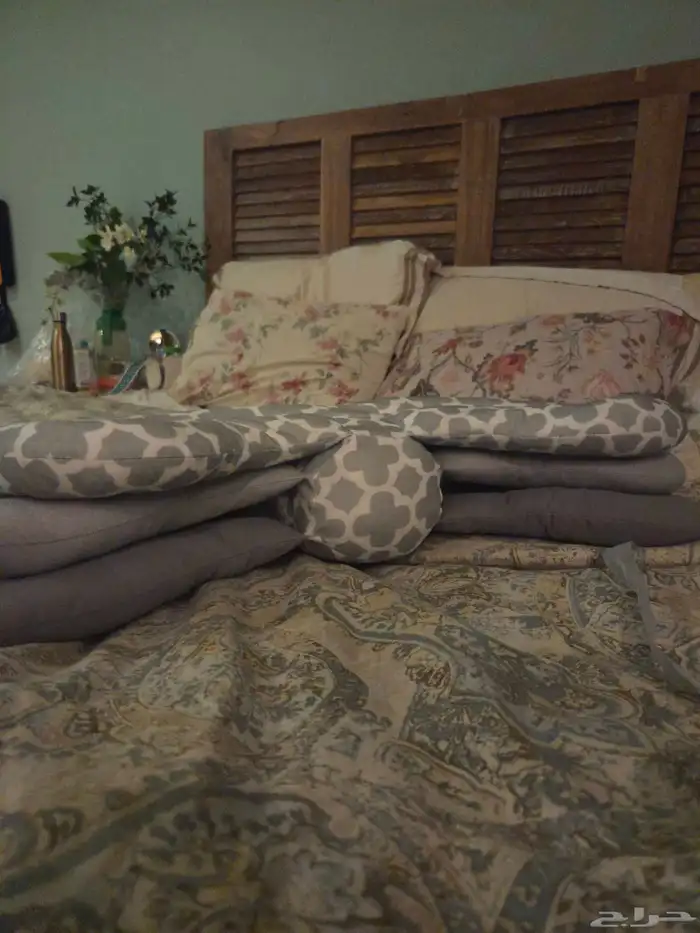 مخدة رضاعة . أطفال رضع. حليب مواليد 0