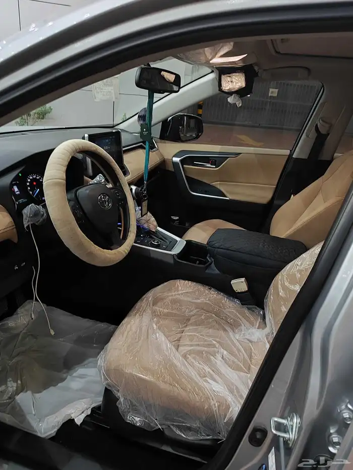 Toyota RAV4 Special case XLE premium 1