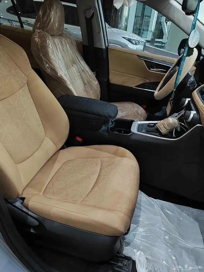 Toyota RAV4 Special case XLE premium 8