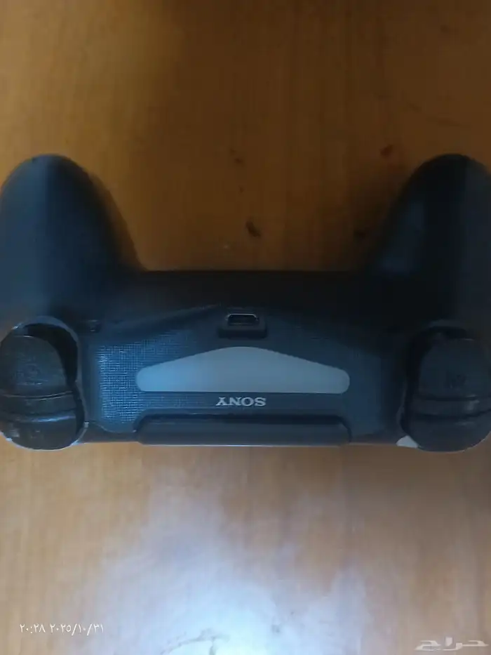 يد سوني 4 وشريط fifa20 3