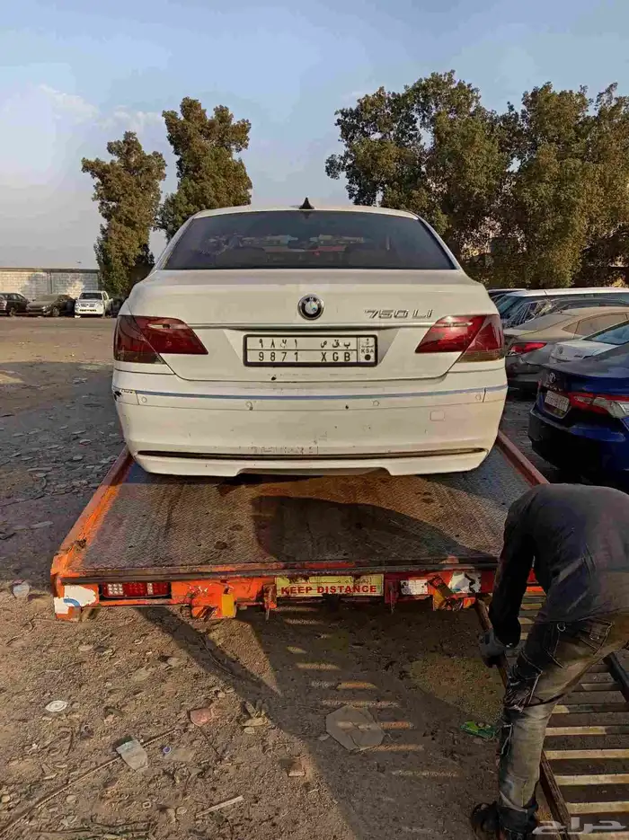 للبيع الماكينة خربانه BMW 740 2