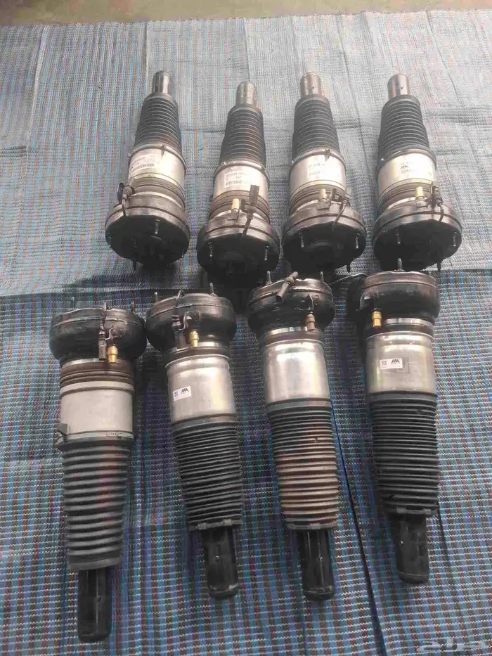 لدينا مساعدات هيدروليك مع التركيب ومع الضمان 11