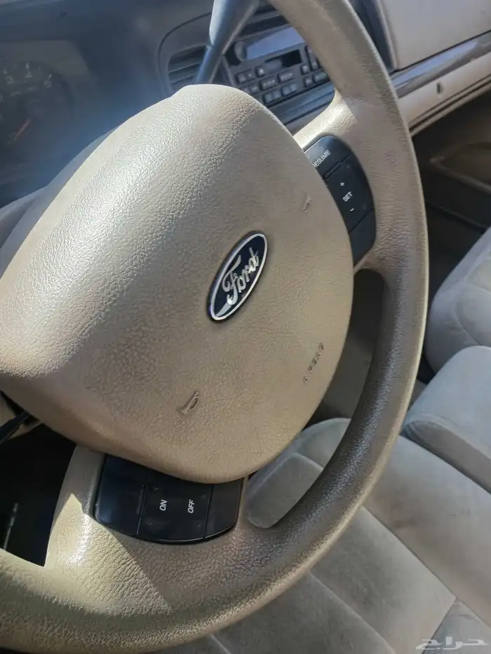 يوجد لدينا مكاين فورد فكتوريا ماركيز 1