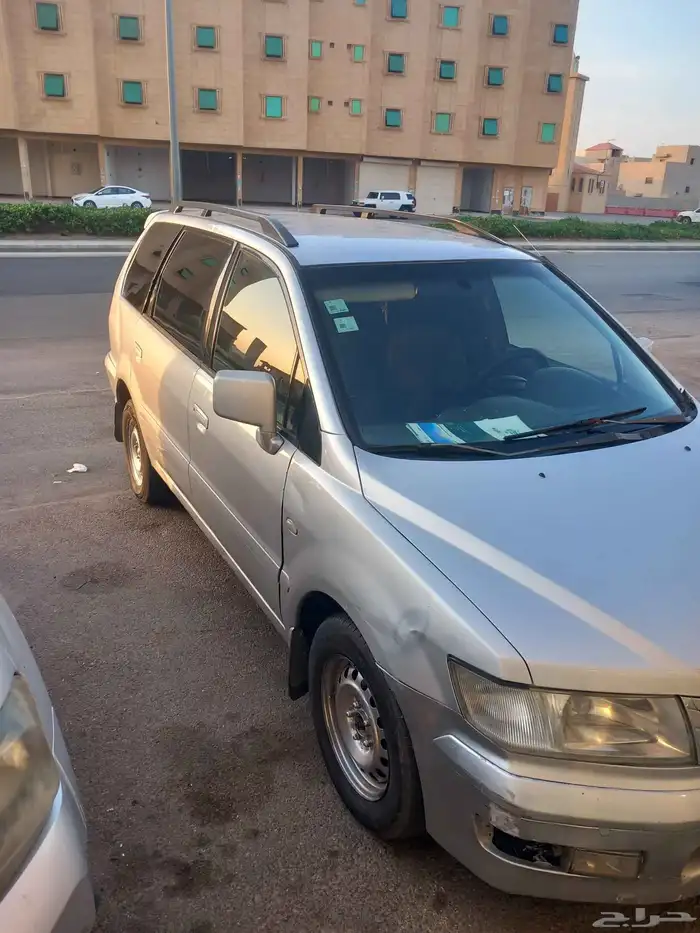 ميتسوبيشي اسبيش واجوان 2002 2