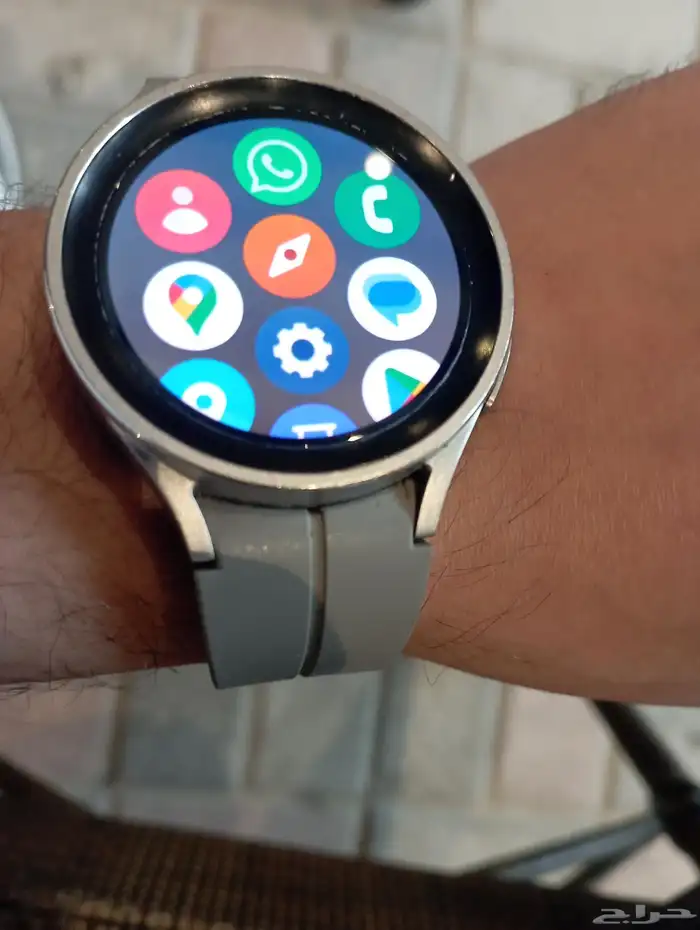 ساعه سامسونج وتش 5برو استخدام قليل مع الكرتونه والشاحن 0