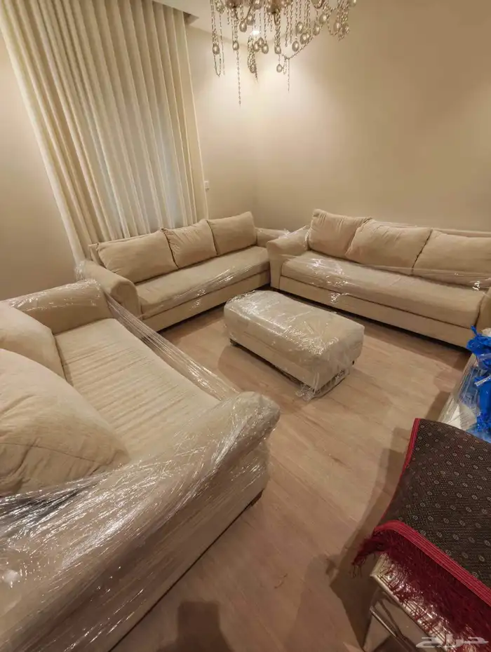 كنب مستخدم نظيف 4