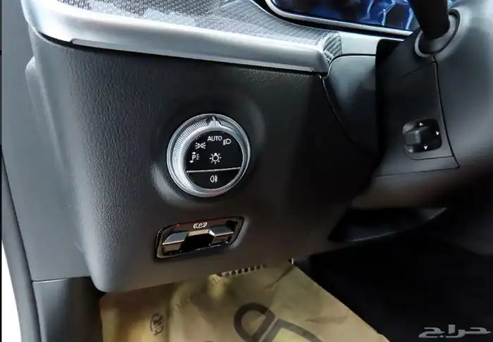 مرسيدس C200 2025 اصفار 12