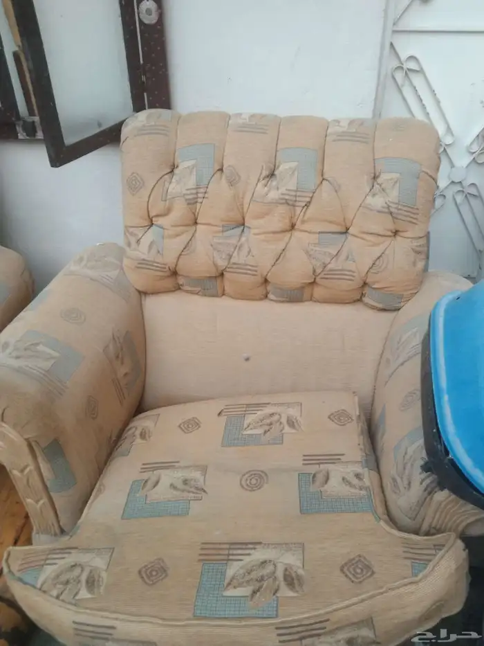 اثاث كنبات واحد مشبوك اربع والطقم الثانيا مفصل كل قطعه لحلها 4