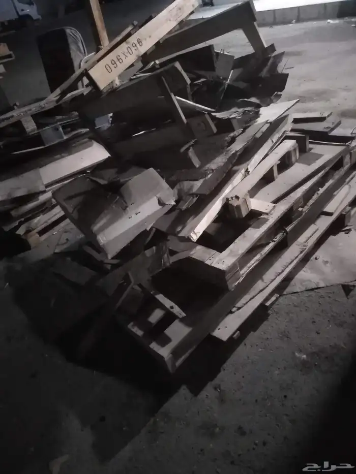 خشب وطبالي تصلح نشاره او اي غرض لمن يبغاه يجي لها مجان 0