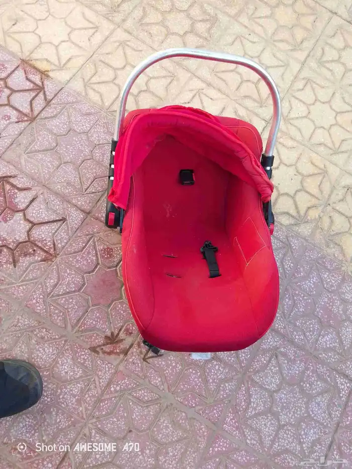 كرسى اطفال فى السيارة يركب و2 سخان كهربائي وسرير اطفال.وسيكل 0