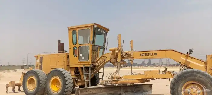 للإيجار اليومي والشهري سواقين فنيين 0