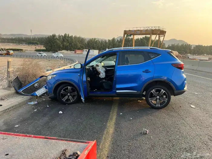 للبيع سيارة ام جي مصدومة موديل zs 2018 1