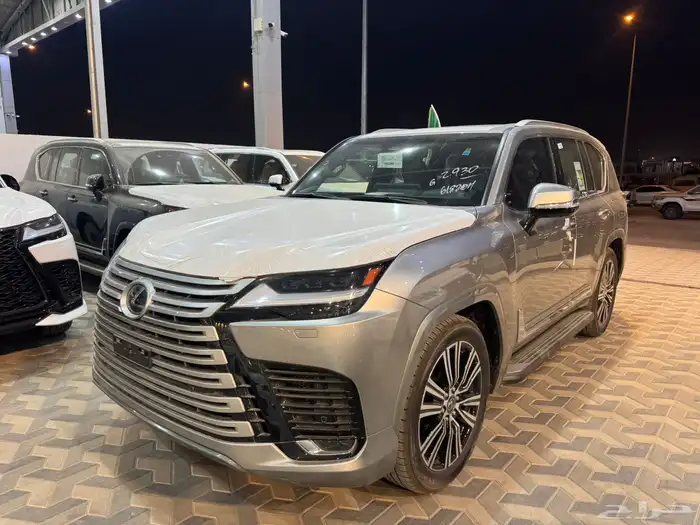 لكزس سعودي لون خاص 3