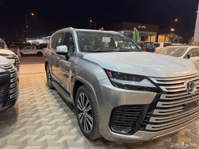 لكزس سعودي لون خاص 0