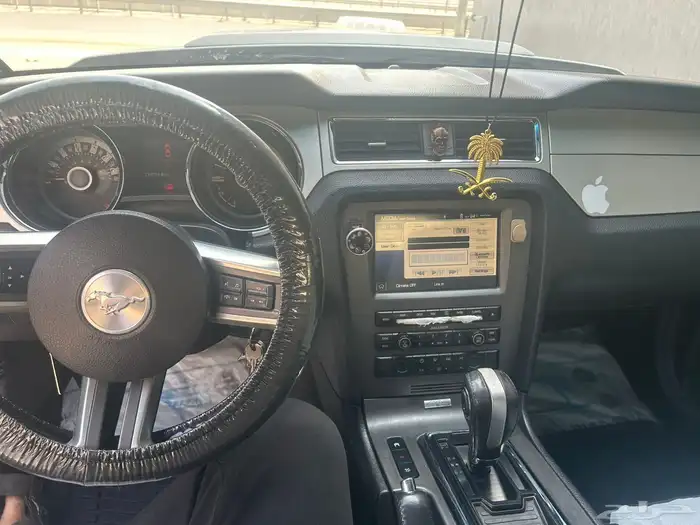 بسم الله سياره موستنج للبيع موديل 2013ماكينه 6سلندر 6