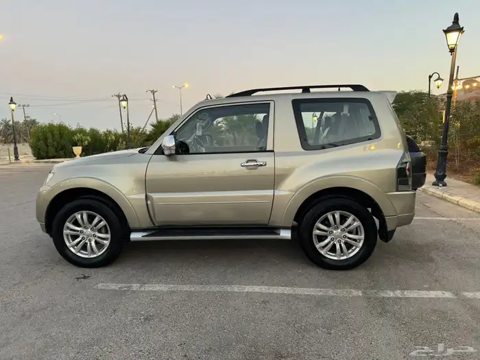 باجيرو ميتسوبيشي ربع موديل 2016 7