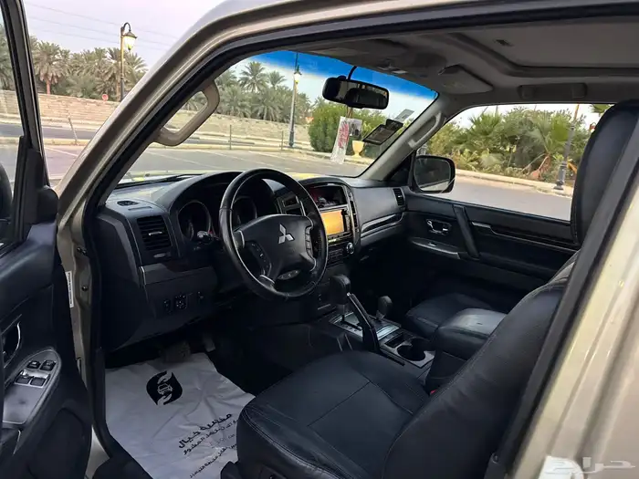 باجيرو ميتسوبيشي ربع موديل 2016 1