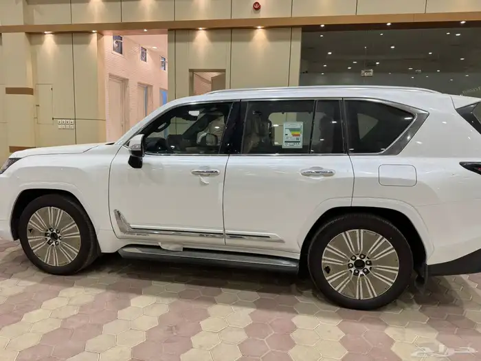 لكزس BB بريمي سعر خاص 4