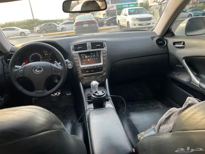 لكزس IS300 موديل 2008 للبيع 7