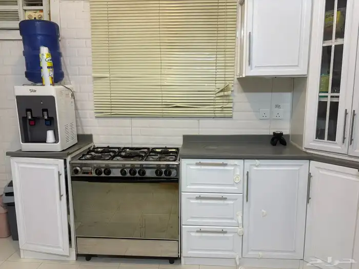 مطبخ للبيع السوم واصل 1200 وقريب ماني بعيد بدون الفرن 0