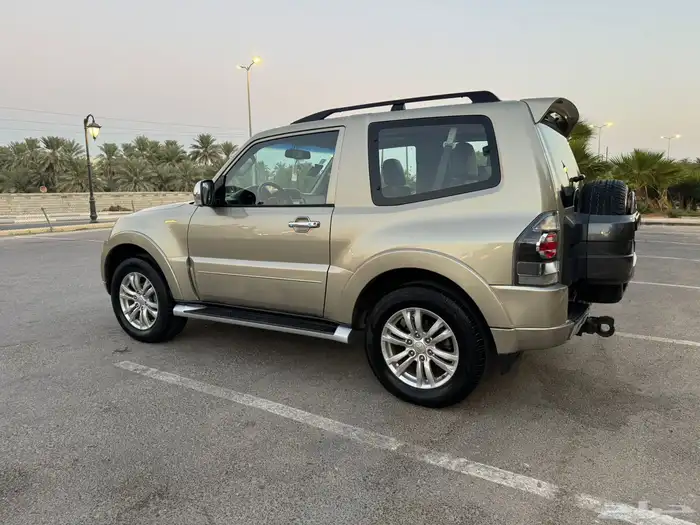 باجيرو ميتسوبيشي ربع موديل 2016 9