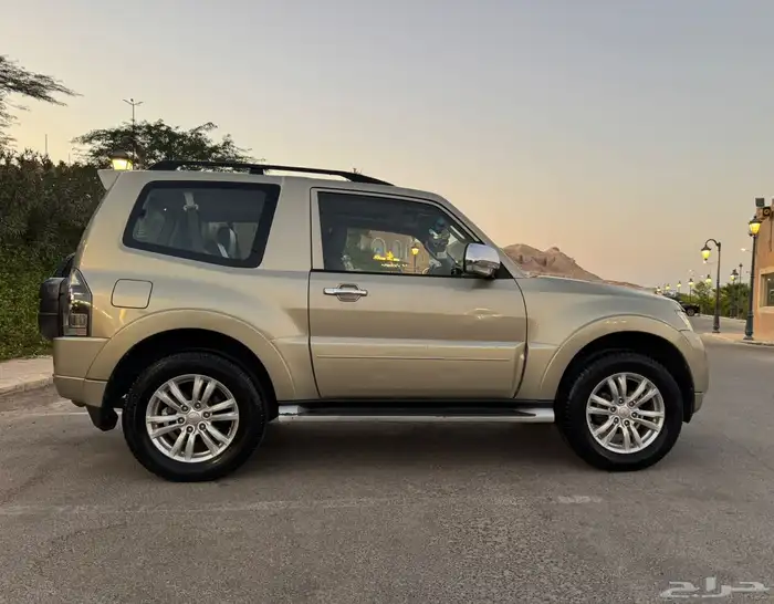 باجيرو ميتسوبيشي ربع موديل 2016 8