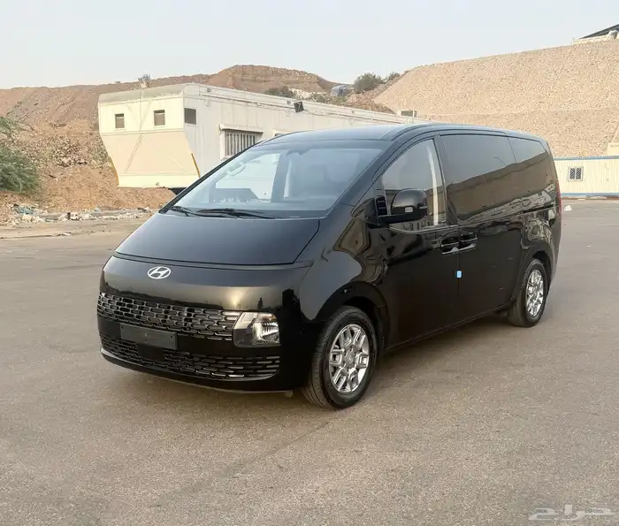 هونداي استاريا 2022 ديزل 12 راكب شبه جديد للبيع 0