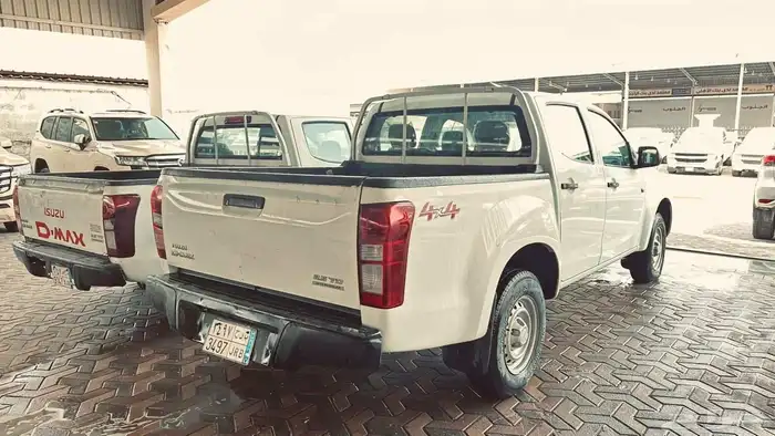 ايسوزو غمارتين 8