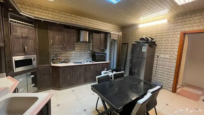 شقه بحوش للإيجار الحلقه الشرقيه 9