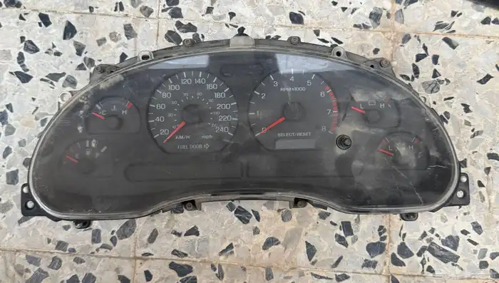 قطع غيار موستنق 2004 1