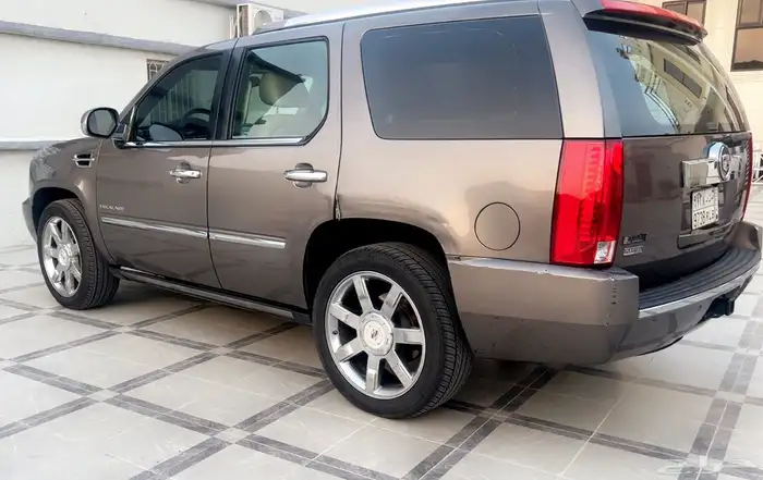 اسكاليد موديل 2011 1