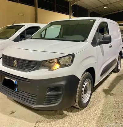 ((يوجد لدينا مجموعه من بيجو بارتنر 2023 بضاعه)) index