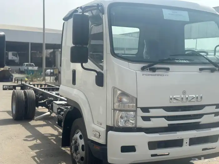 شاحنه ايسوزو 9.5طن FSR 2025 2