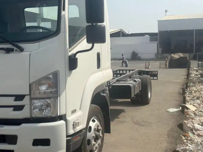 شاحنه ايسوزو 9.5طن FSR 2025 3