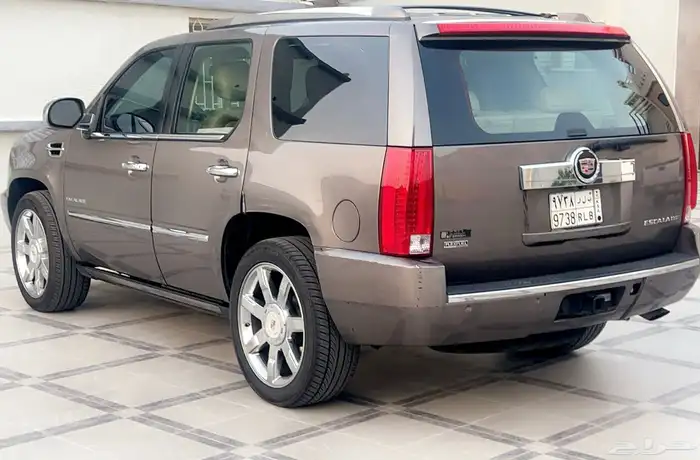 اسكاليد موديل 2011 4