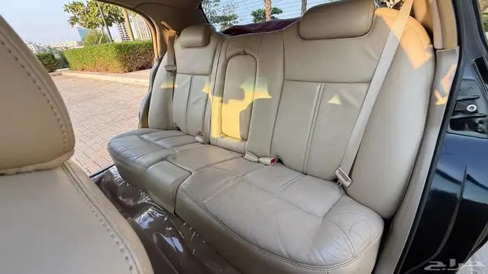 لنكولن تاون كار 2011 9