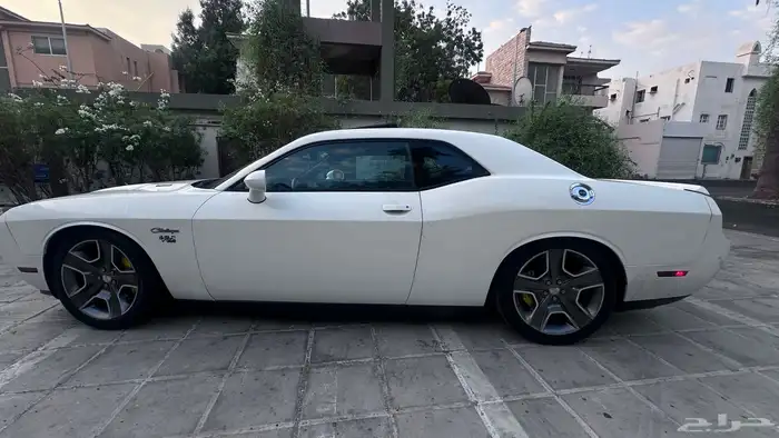 تشالنجر 8 سلندر هيمي بحالة نظيفة ممشى 210 1