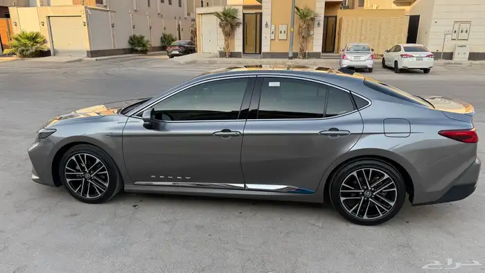 تويوتا كامري لومير 2025 5